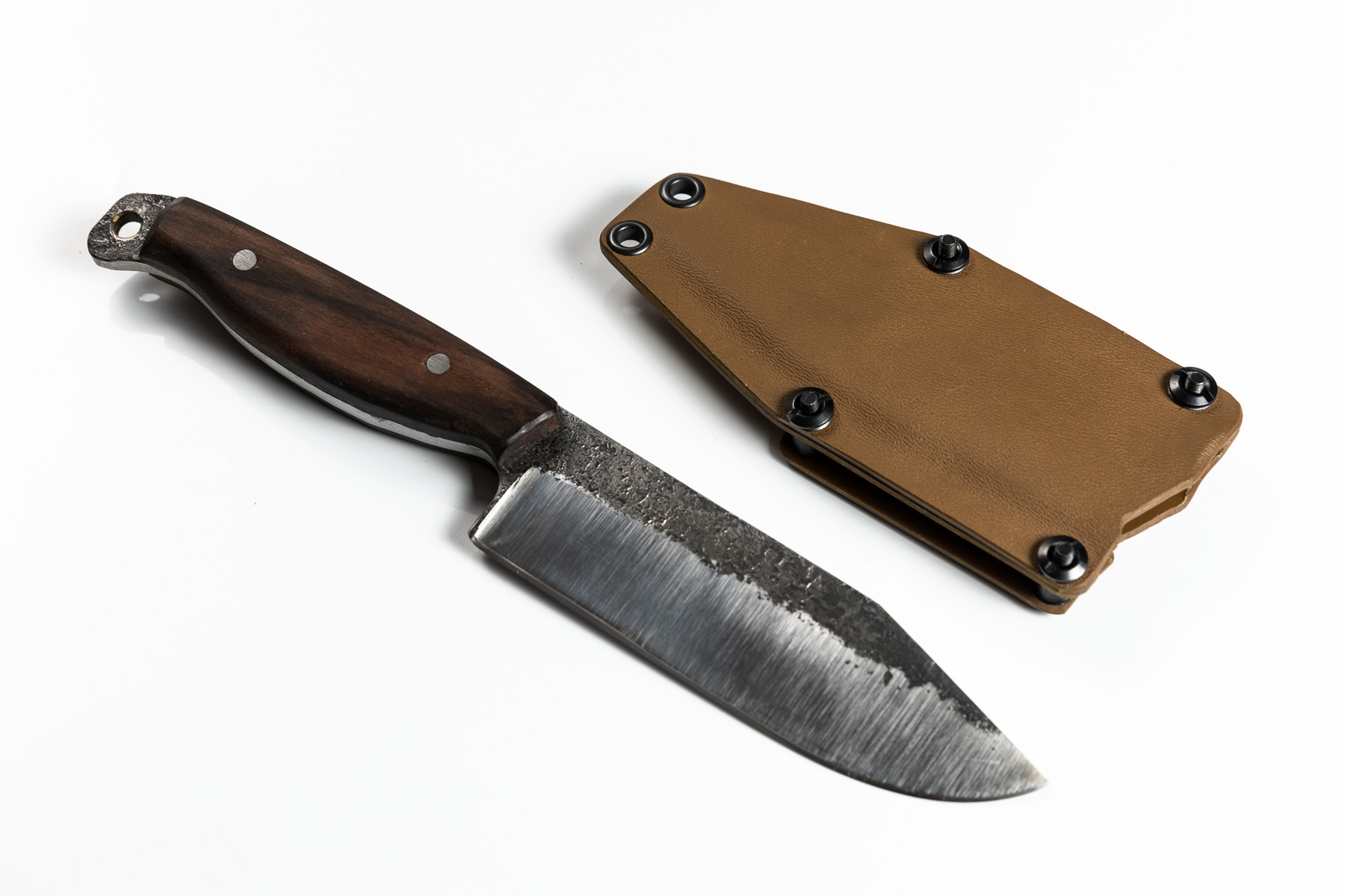 B33 army shop - ročno kovani noži, outdoor nož, vsestranski nož, bushcraft nož, trgovina z vojaško opremo, vojaška trgovina